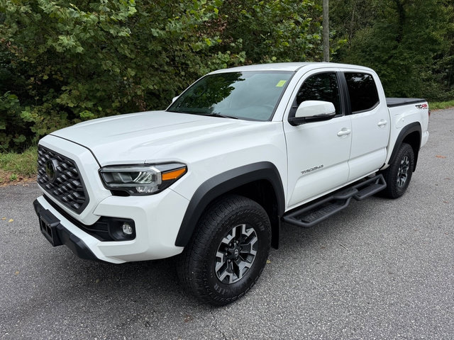 Used 2023 Toyota Tacoma TRD Off-Road w/ Technology Package AWD/4WD image 2