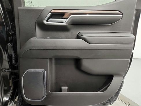Used 2022 GMC Sierra 1500 SLT w/ SLT Convenience Package image 34