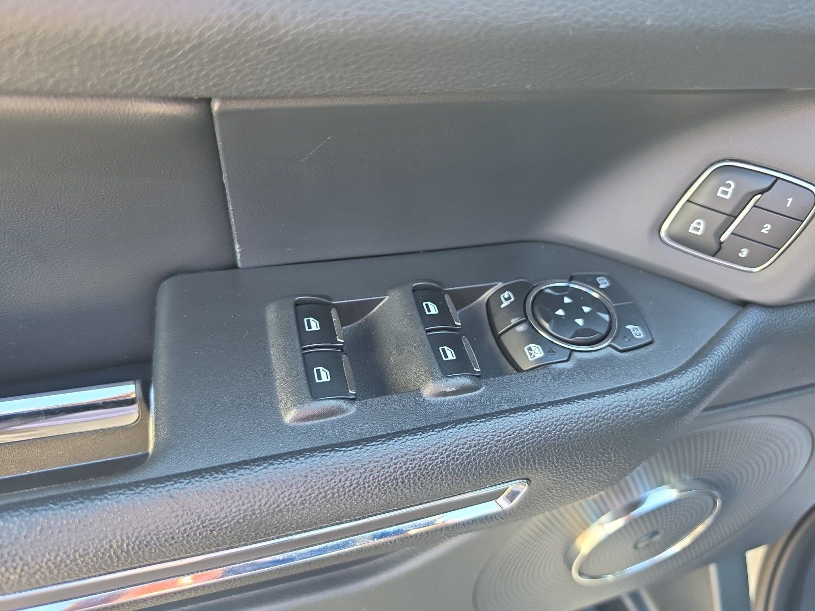 Used 2024 Ford Expedition Limited AWD/4WD image 11