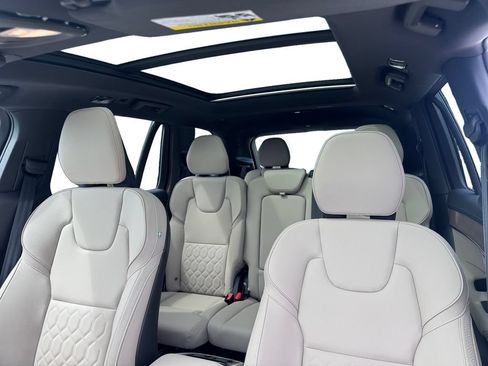 Certified 2025 Volvo XC90 B5 Core AWD/4WD image 24