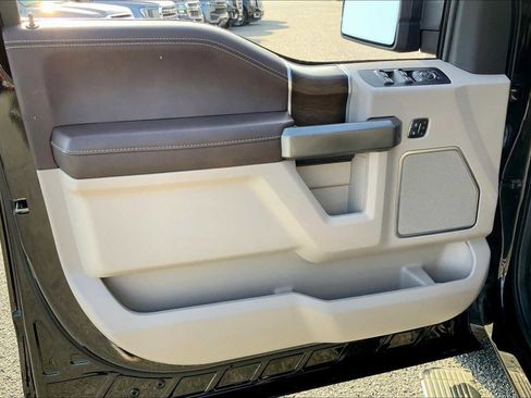 Used 2019 Ford F150 Limited w/ Trailer Tow Package image 22