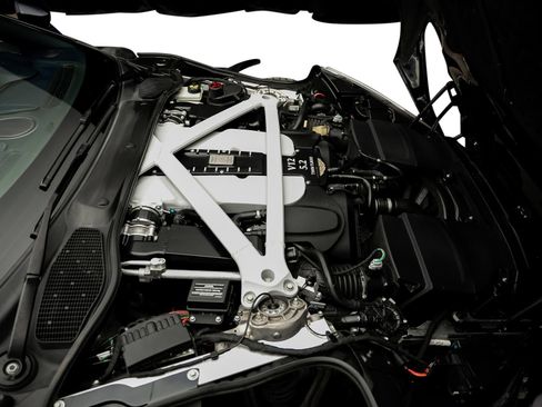 Used 2017 Aston Martin DB11 V12 RWD image 56