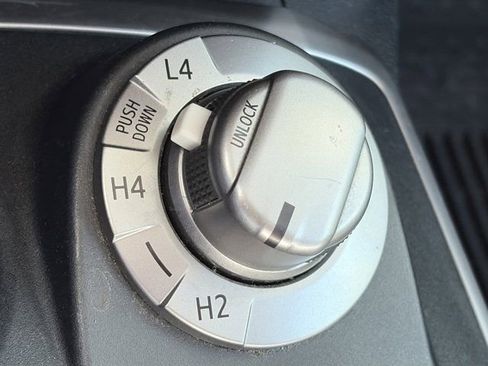 Used 2018 Toyota 4Runner SR5 Premium image 18