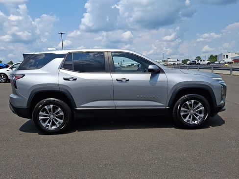 Used 2025 Chevrolet Equinox LT FWD image 7