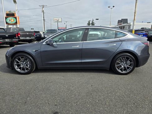Used 2018 Tesla Model 3 Long Range RWD image 9