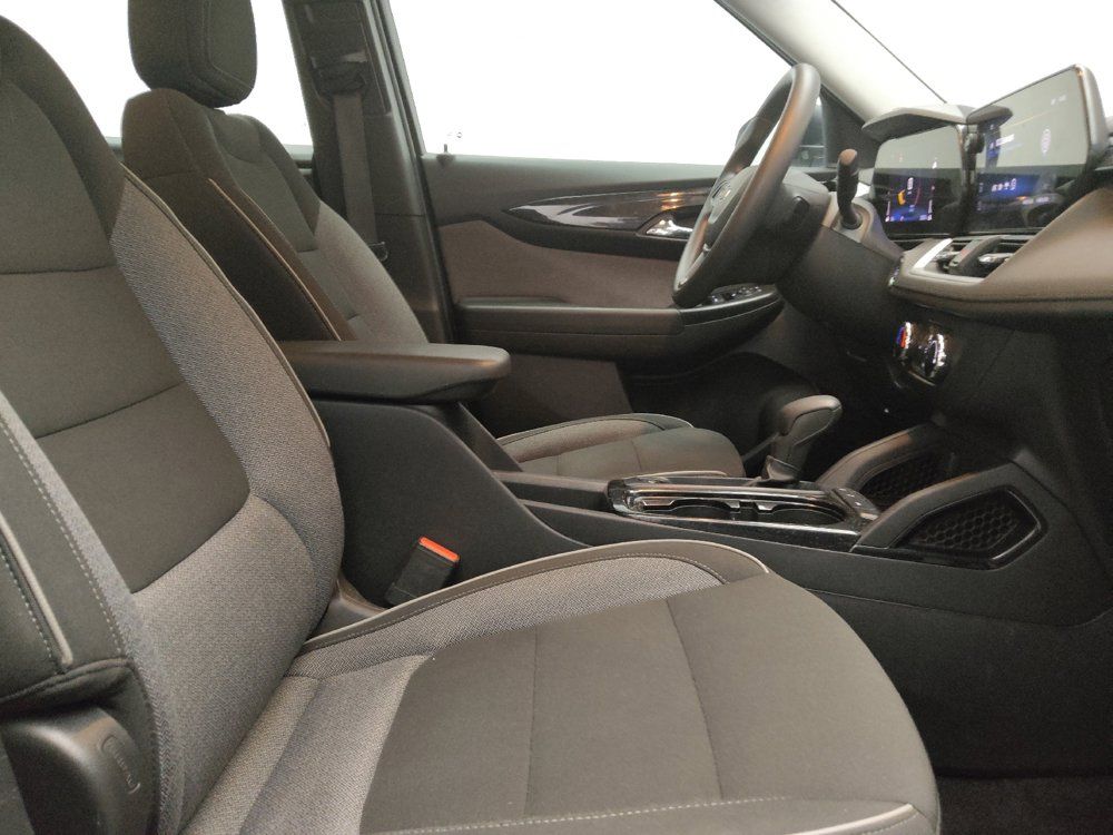 Used 2024 Chevrolet TrailBlazer LS FWD image 21