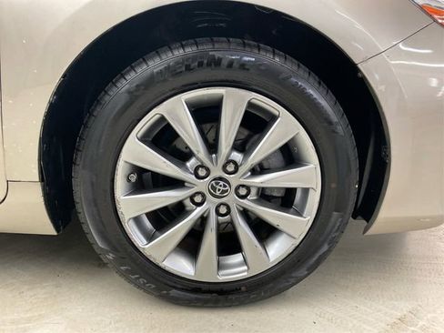 Used 2015 Toyota Camry XSE image 16