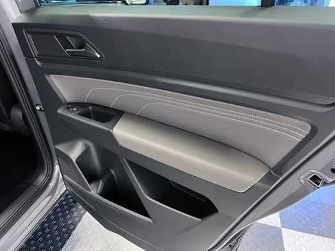 Certified 2022 Volkswagen Atlas Cross Sport SE w/ Panoramic Sunroof Package FWD image 14