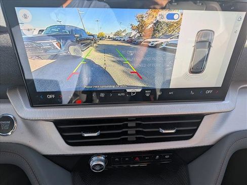 New 2025 Ford Explorer Active w/ Active Comfort Package image 13