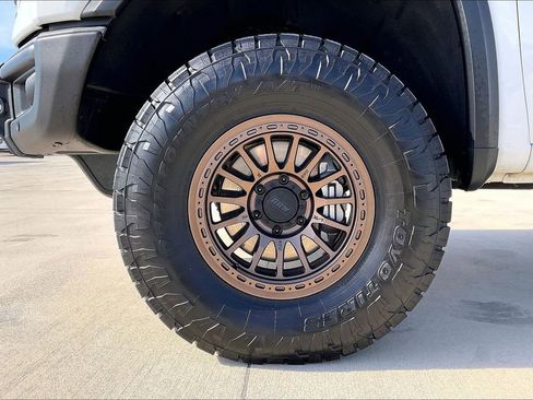 Used 2023 GMC Sierra 1500 AT4X image 12