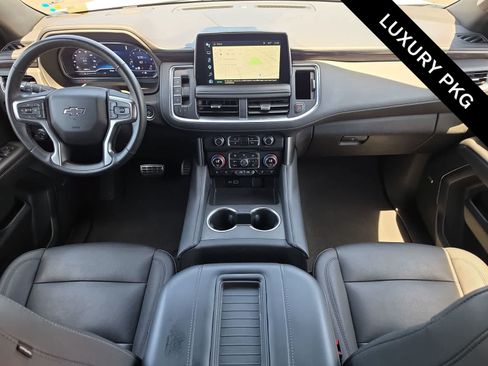 Used 2024 Chevrolet Suburban Z71 w/ Luxury Package AWD/4WD image 14