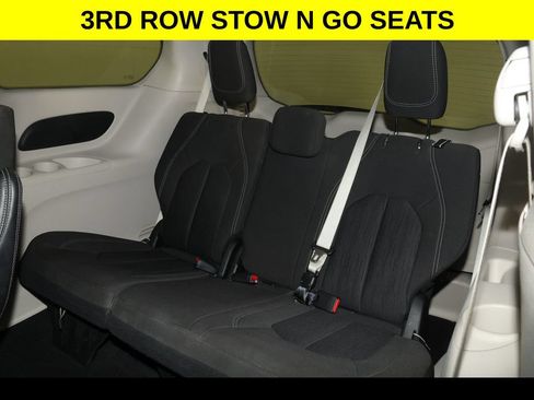 Used 2023 Chrysler Voyager LX FWD image 11