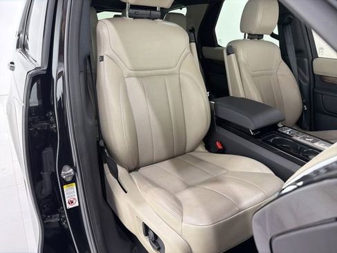 Used 2019 Land Rover Discovery HSE AWD/4WD image 21