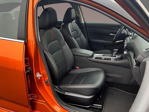 Used 2023 Nissan Sentra SR w/ SR Premium Package image 4