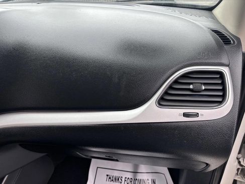 Used 2017 Dodge Journey SE w/ Flexible Seating Group image 10