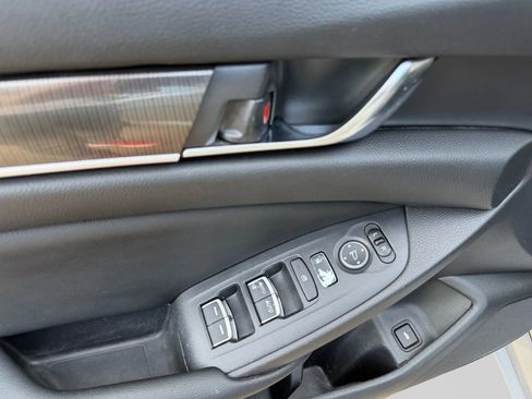 Used 2019 Honda Accord Sport image 15