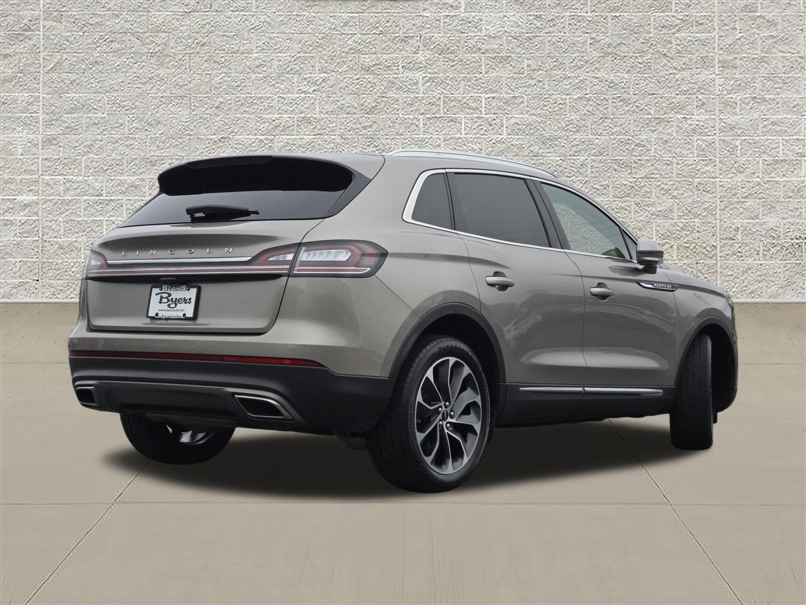 Used 2021 Lincoln Nautilus Reserve w/ Cargo Utility Package AWD/4WD image 7