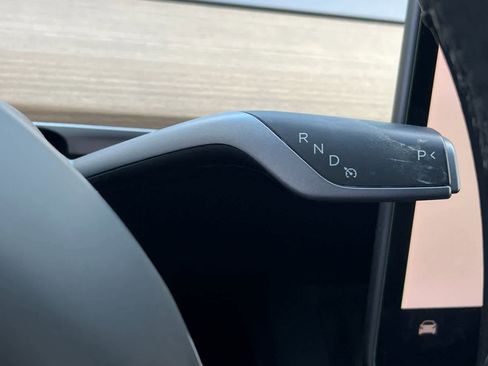 Used 2023 Tesla Model Y Long Range image 23