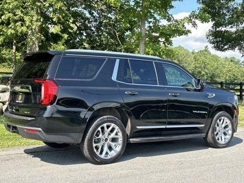 Used 2021 GMC Yukon SLT w/ SLT Luxury Plus Package AWD/4WD image 18