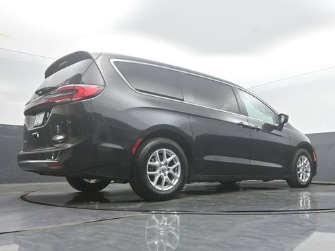 Used 2023 Chrysler Pacifica Touring-L FWD image 49