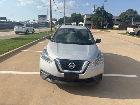 Used 2020 Nissan Kicks S FWD image 10