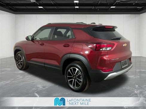 Used 2025 Chevrolet TrailBlazer LT FWD image 3