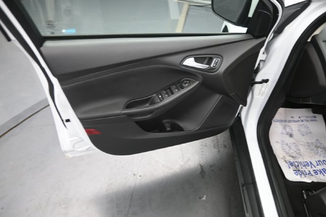 Used 2017 Ford Focus SE FWD image 20