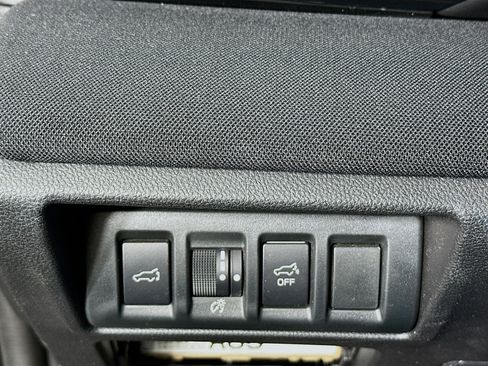 Used 2025 Subaru Outback Premium image 17