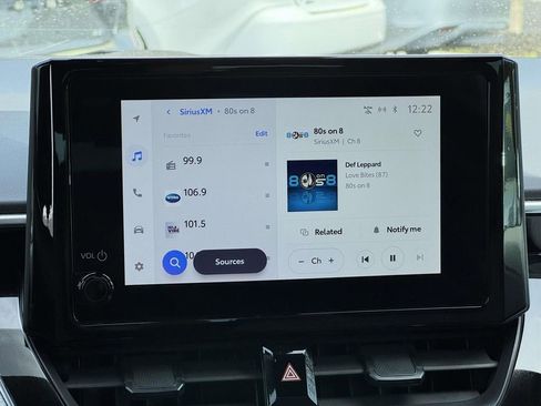 Used 2024 Toyota Corolla SE w/ SE Premium Package image 3