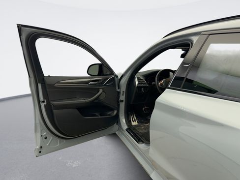 Used 2024 BMW X4 M w/ Competition Package image 9