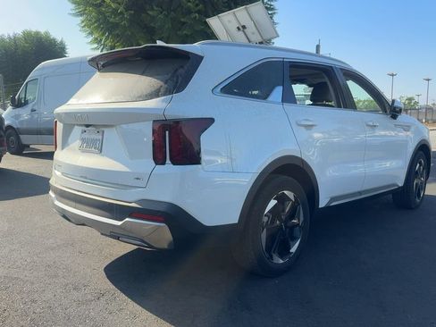 Used 2025 Kia Sorento EX w/ EX Panoramic Sunroof Package FWD image 6