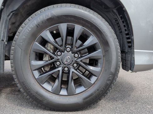 Used 2023 Lexus GX 460 Premium w/ Premium Package image 19