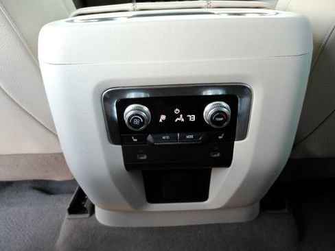 Used 2023 GMC Yukon XL Denali image 28