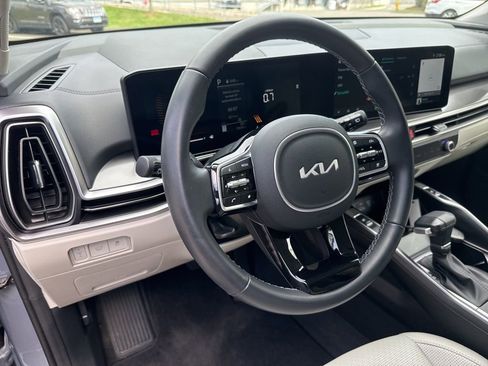 Used 2025 Kia Sorento EX AWD/4WD image 28
