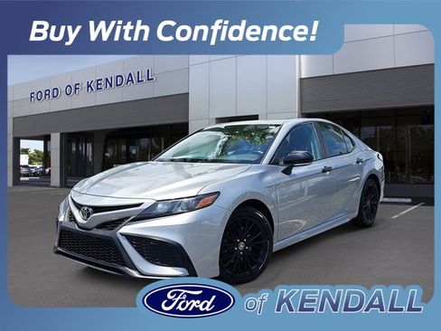 Used 2021 Toyota Camry SE w/ Convenience Package image 1