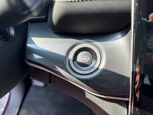 Used 2021 Jeep Grand Cherokee L Laredo w/ Luxury Tech Group I image 16