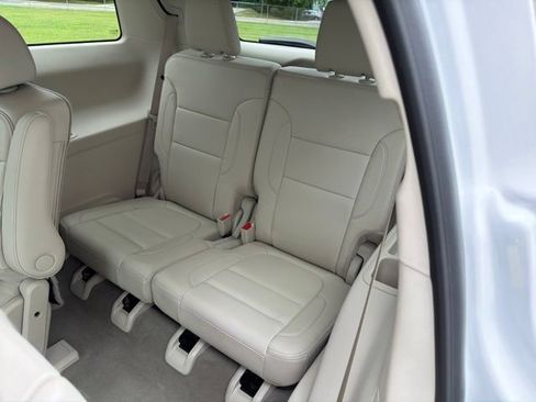 Used 2023 GMC Acadia Denali AWD/4WD image 16