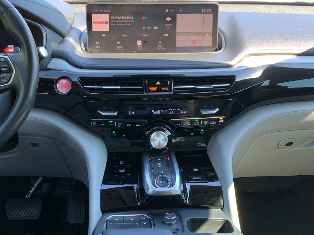 Used 2023 Acura MDX w/ Technology Package FWD image 18