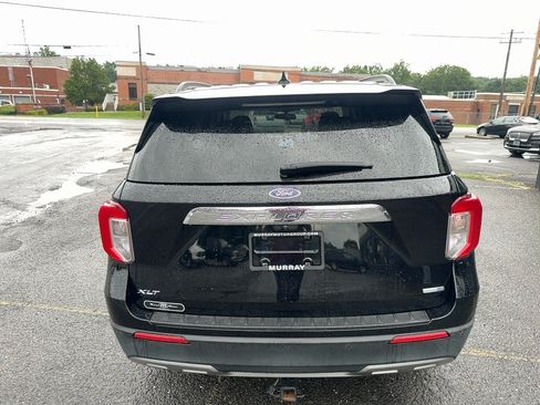 Used 2020 Ford Explorer XLT w/ Equipment Group 202A AWD/4WD image 4