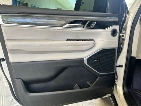 Used 2022 Jeep Wagoneer Series III RWD image 22