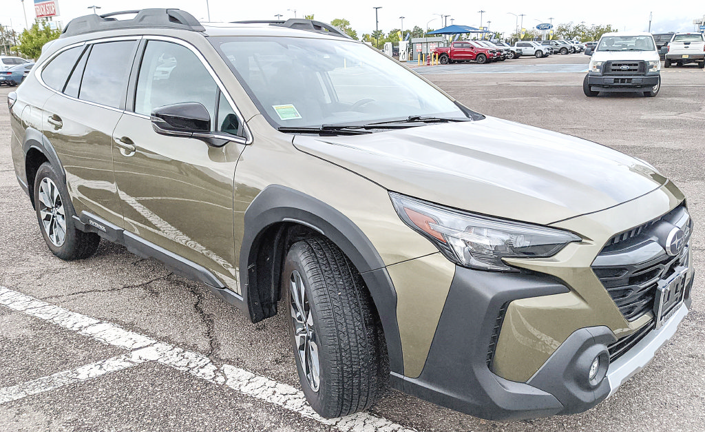 Used 2025 Subaru Outback Limited AWD/4WD image 1