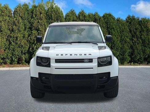 Used 2024 Land Rover Defender 130 X-Dynamic SE AWD/4WD image 2