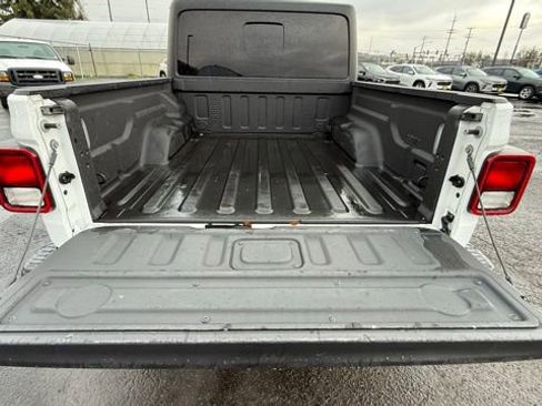 Used 2021 Jeep Gladiator Rubicon w/ Trailer Tow Package image 11