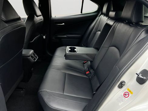 Used 2019 Lexus UX 250h image 10