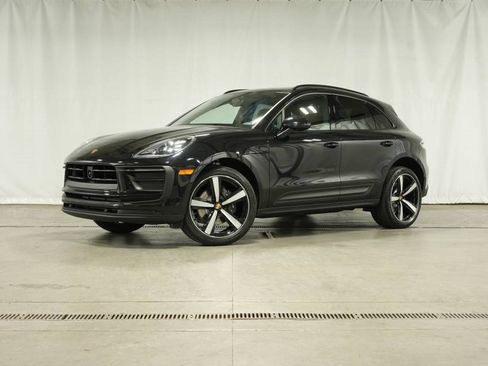 New 2025 Porsche Macan image 1