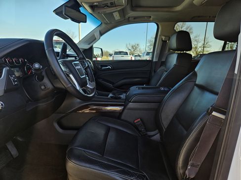 Used 2016 GMC Yukon XL SLT w/ Open Road Package image 12