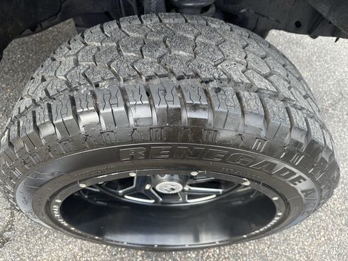 Used 2014 Ford F150 FX4 w/ Equipment Group 402A Luxury image 21