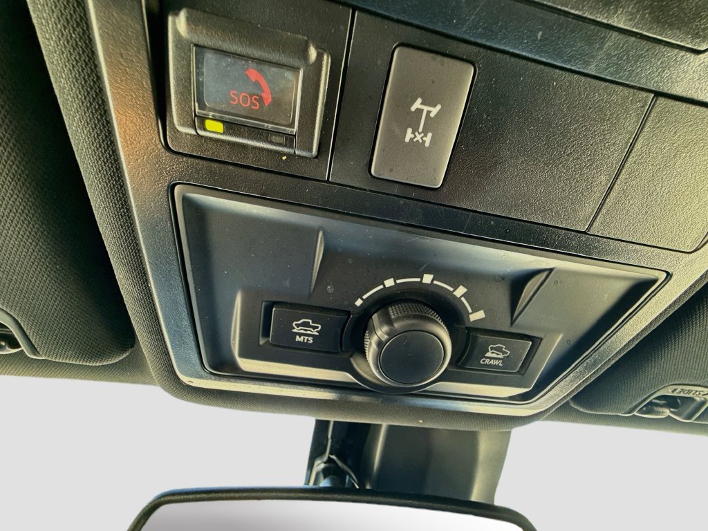 Used 2021 Toyota Tacoma TRD Off-Road AWD/4WD image 25