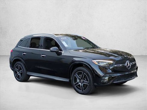 Used 2026 Mercedes-Benz GLC 300 image 3