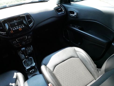 Used 2021 Jeep Compass Latitude AWD/4WD image 11